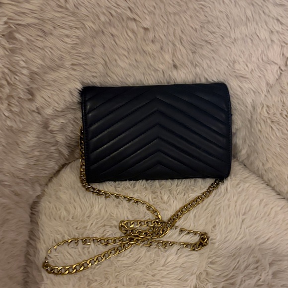 Black Quilted Clutch with heavy Gold Chain - Picture 2 of 9